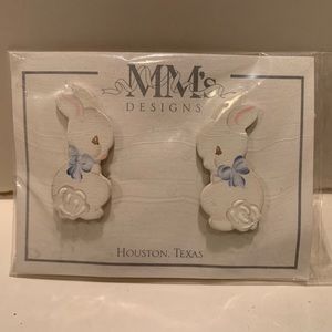 WOMEN’S MM’S DESIGNS BUNNY EARRINGS.